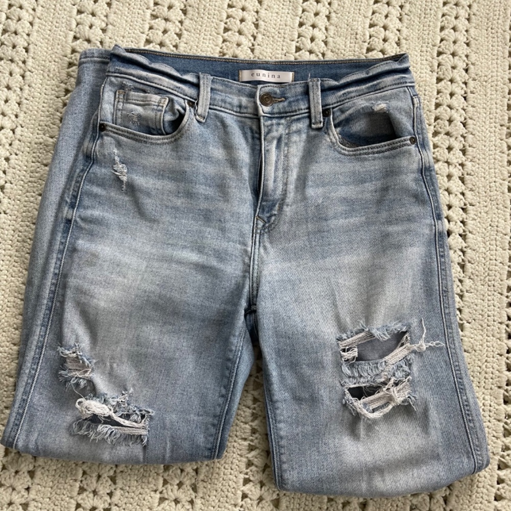 High Rise Ripped Jeans - Picture 3 of 4